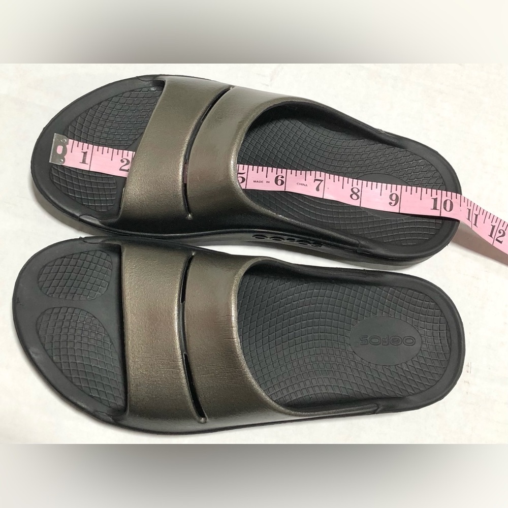 OOFOS Metallic Pewter Slide Sandals - Picture 11 of 11
